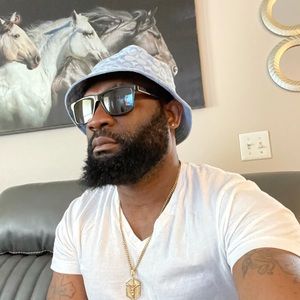 Meet your Posher, Joshua